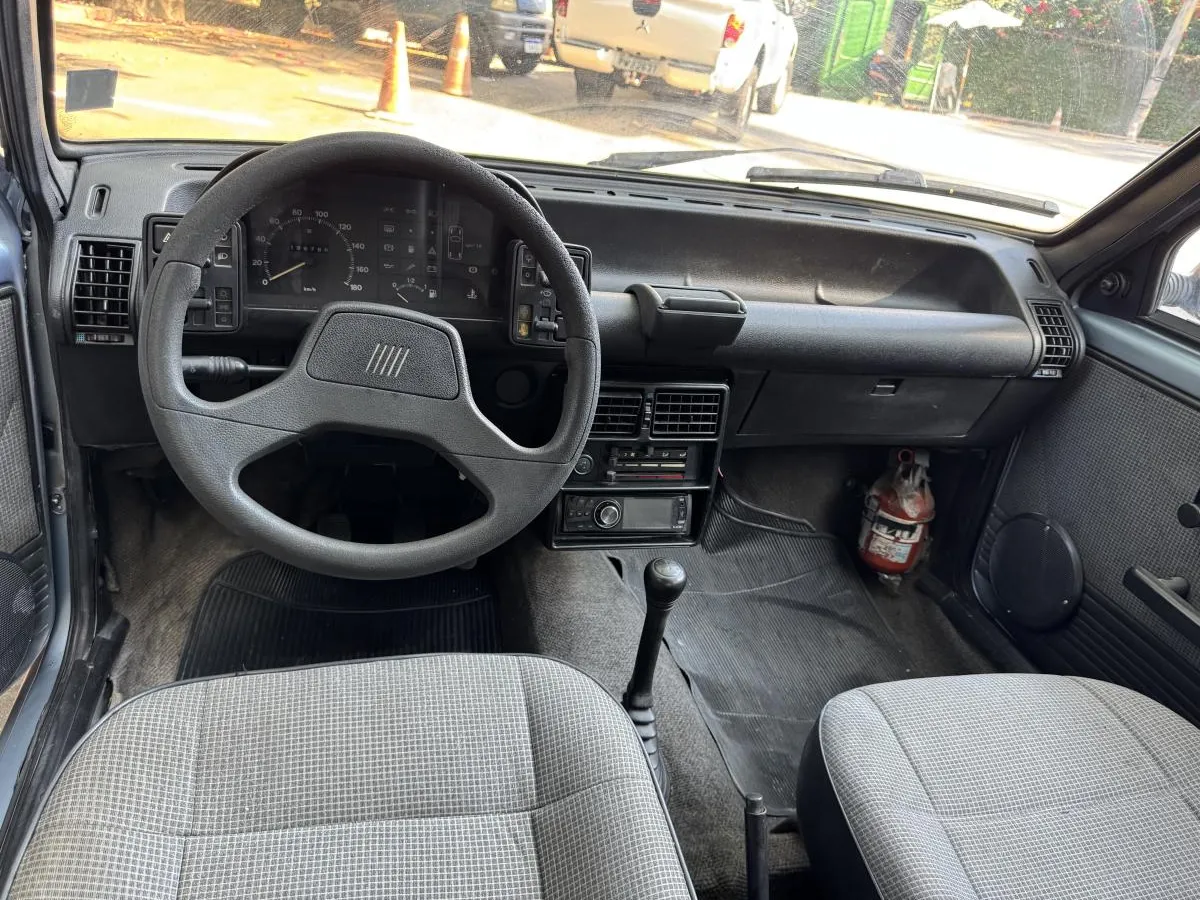 Uno - Foto #3 do anúncio à venda de Carro clássico