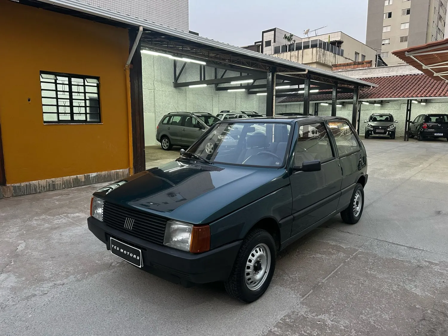 Uno - Foto #4 do anúncio à venda de Carro clássico