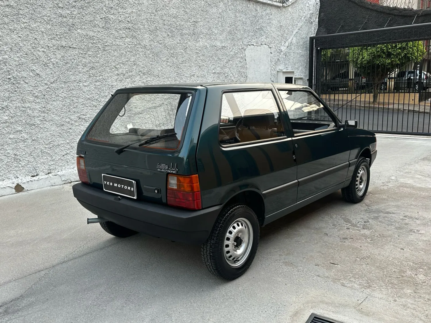 Uno - Foto #14 do anúncio à venda de Carro clássico