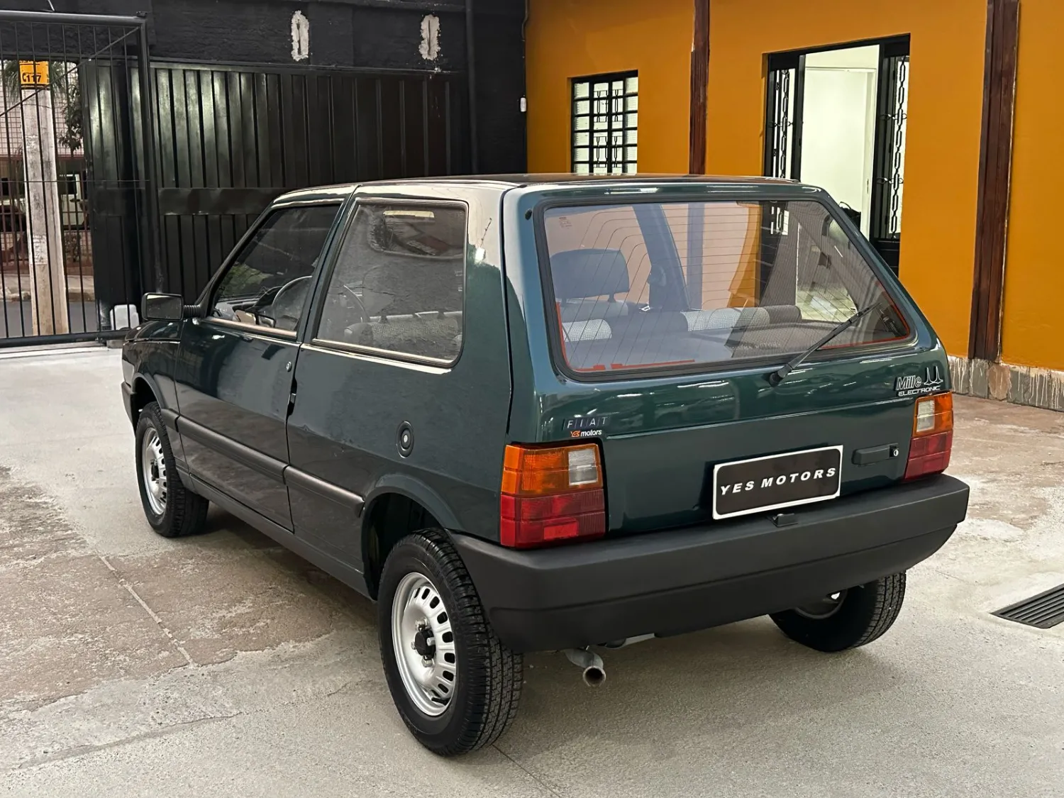 Uno - Foto #18 do anúncio à venda de Carro clássico