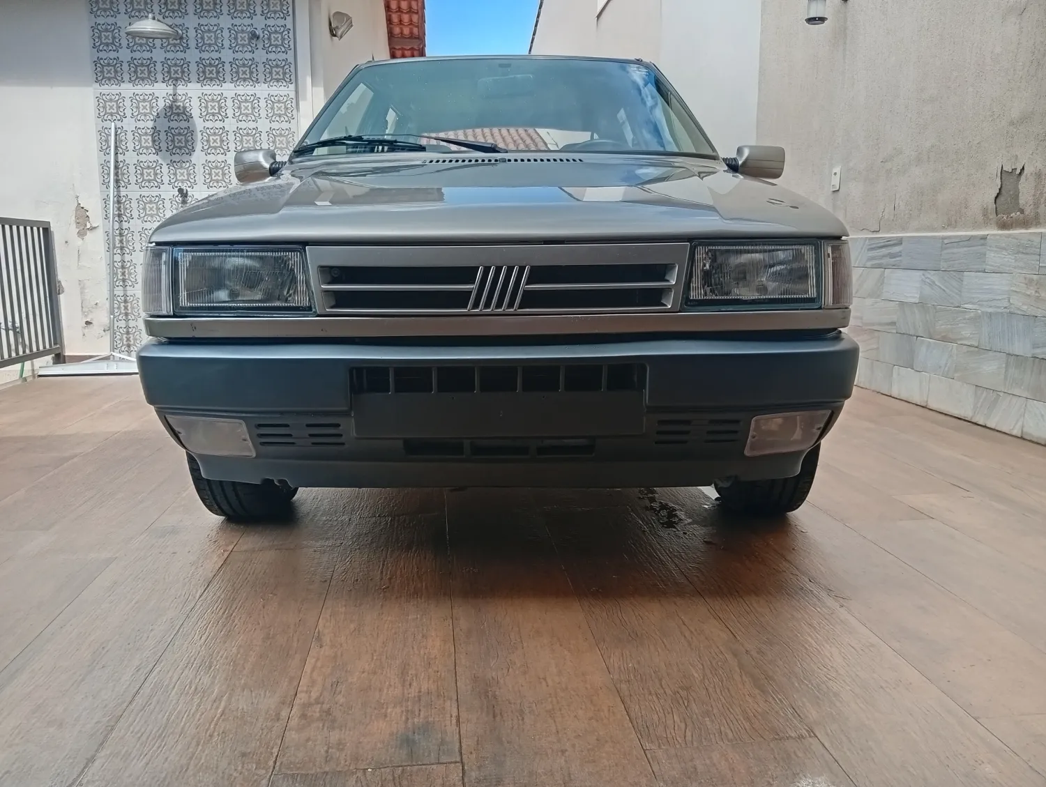 Uno - Foto #3 do anúncio à venda de Carro clássico