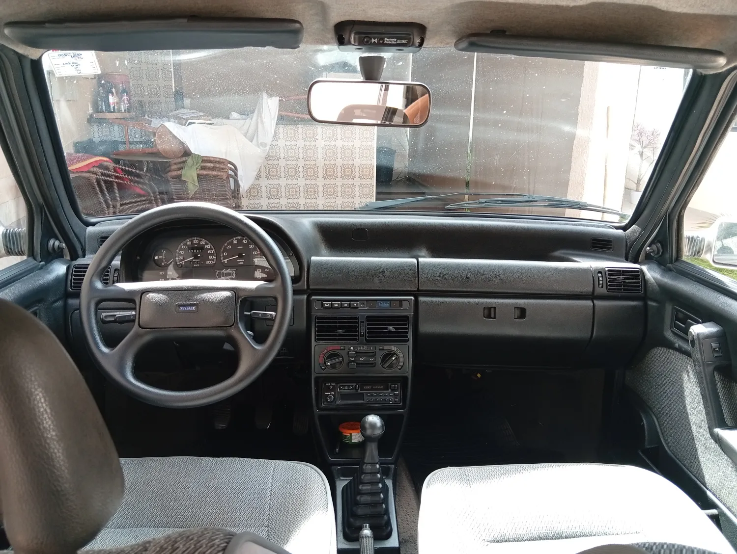 Uno - Foto #7 do anúncio à venda de Carro clássico