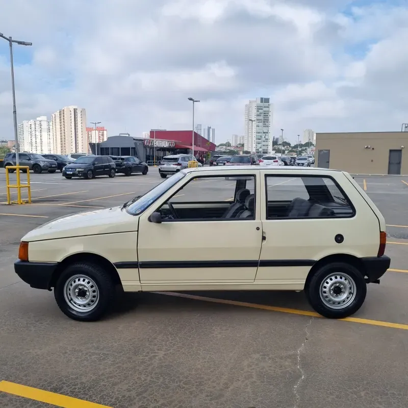 Uno - Foto #4 do anúncio à venda de Carro clássico