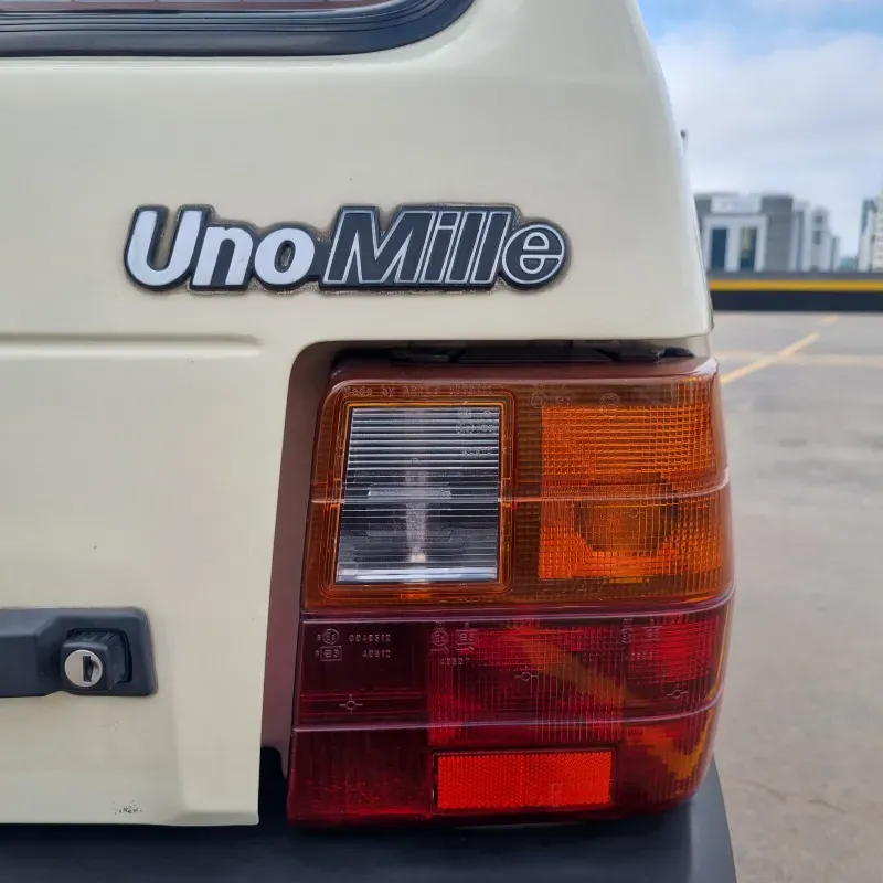 Uno - Foto #28 do anúncio à venda de Carro clássico