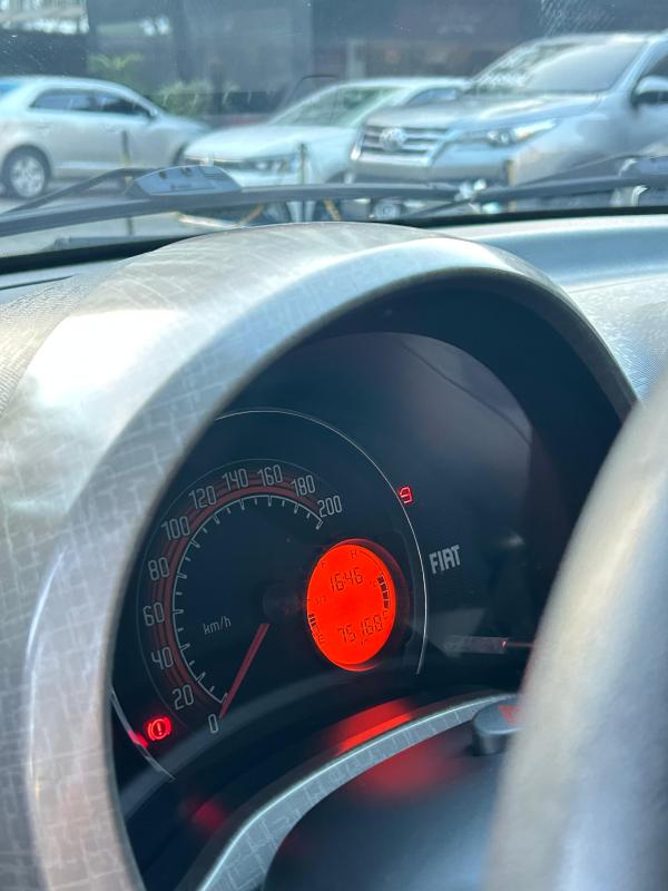 Uno - Foto #13 do anúncio à venda de Carro clássico