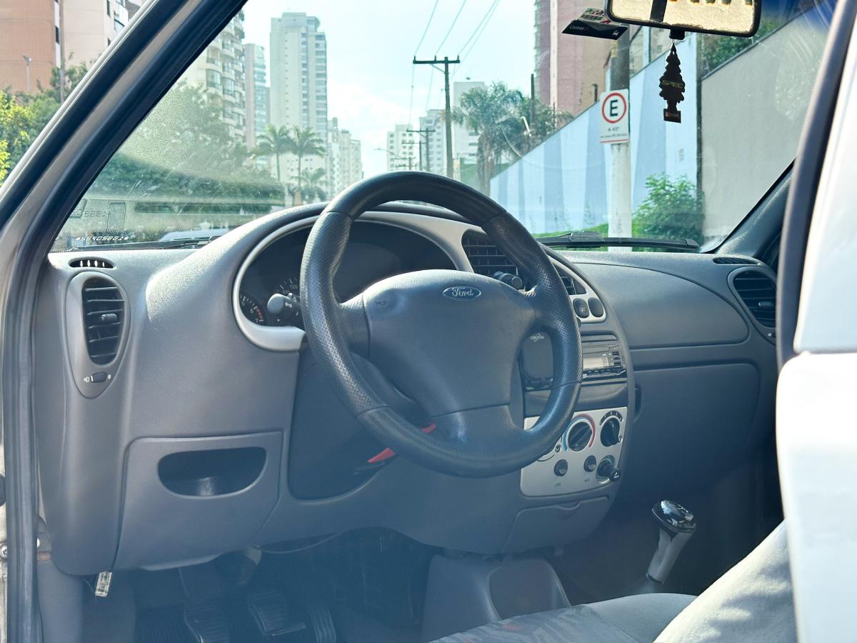 Courier - Foto #11 do anúncio à venda de Carro clássico