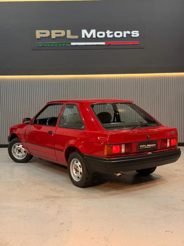 avv-ford-escort-1-0-hobby-8v-gasol-venda-krwy9to-imagem-001