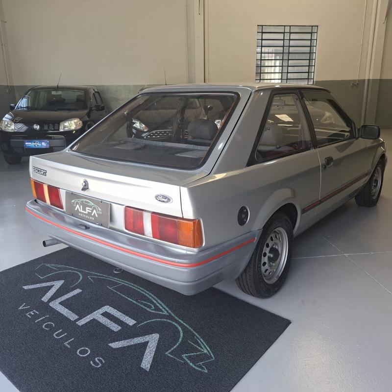 Escort - Foto #4 do anúncio à venda de Carro clássico