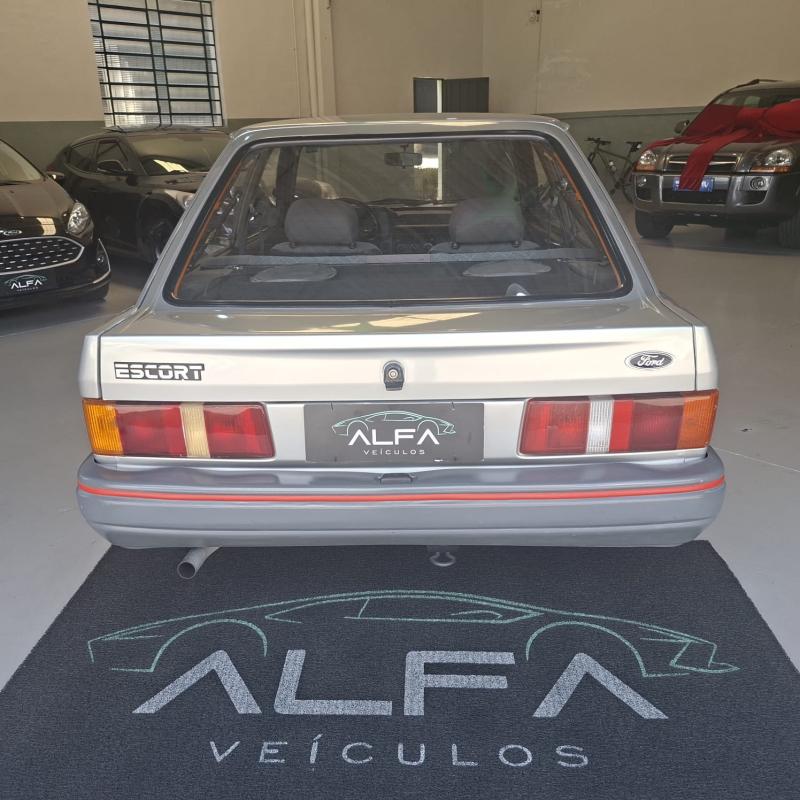 Escort - Foto #5 do anúncio à venda de Carro clássico