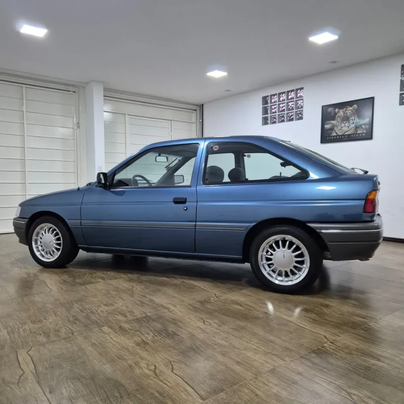 Escort - Foto #3 do anúncio à venda de Carro clássico