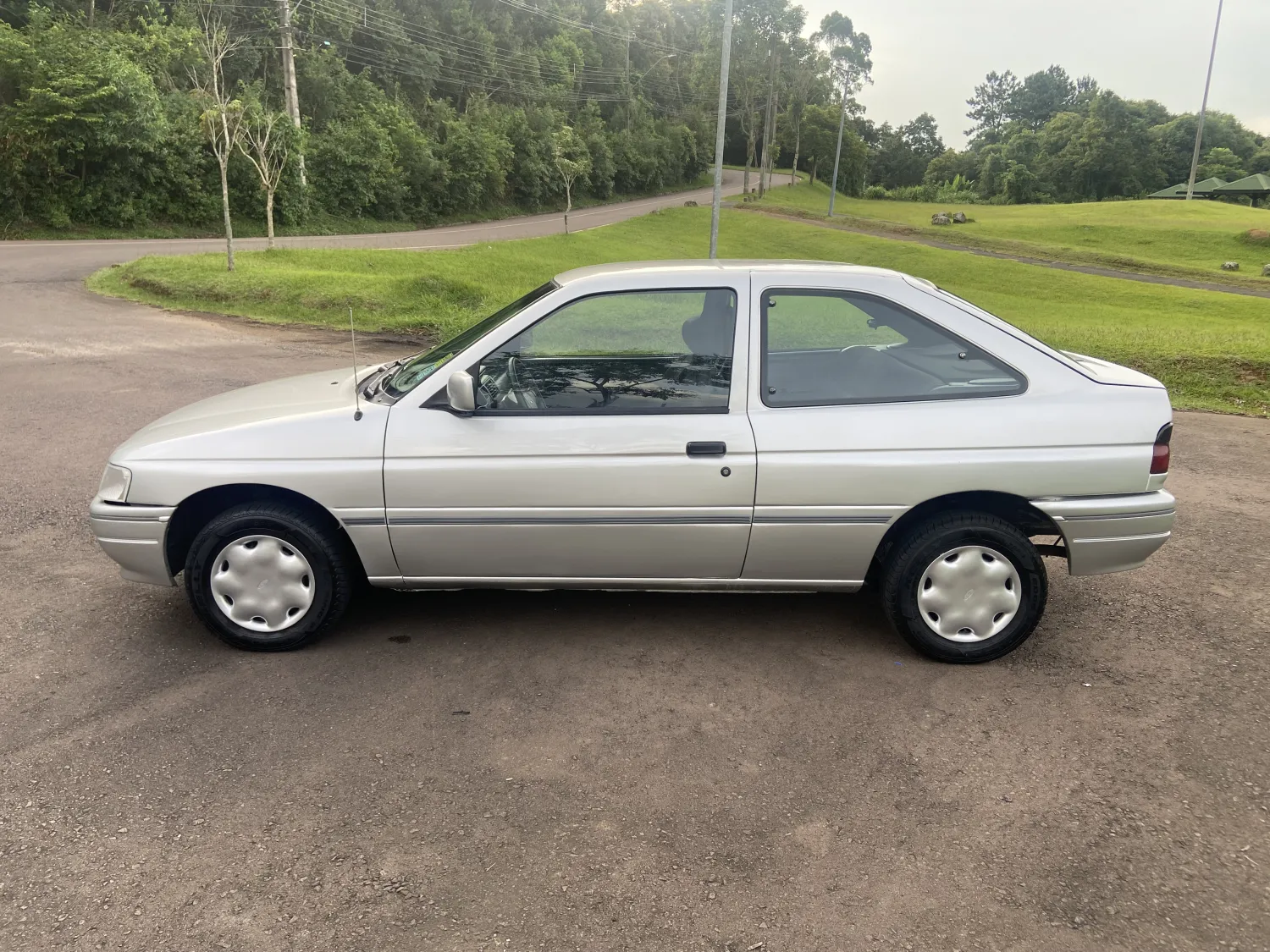 Escort - Foto #8 do anúncio à venda de Carro clássico