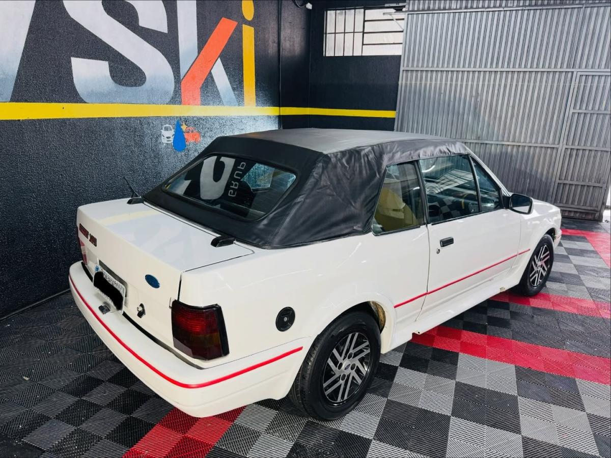 Escort - Foto #3 do anúncio à venda de Carro clássico