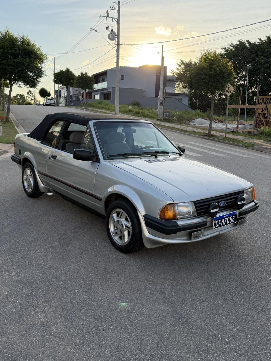 Escort - Foto #2 do anúncio à venda de Carro clássico