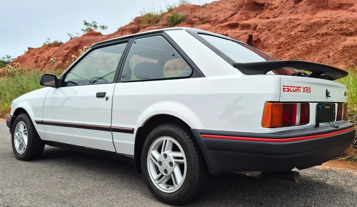 avv-ford-escort-xr3-venda-1m6sdxs-imagem-001