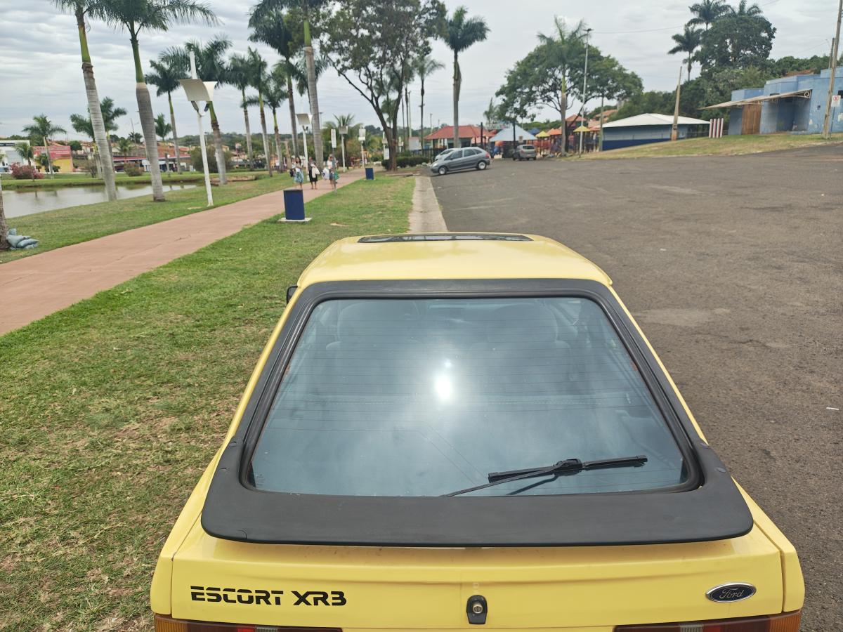 Escort - Foto #3 do anúncio à venda de Carro clássico