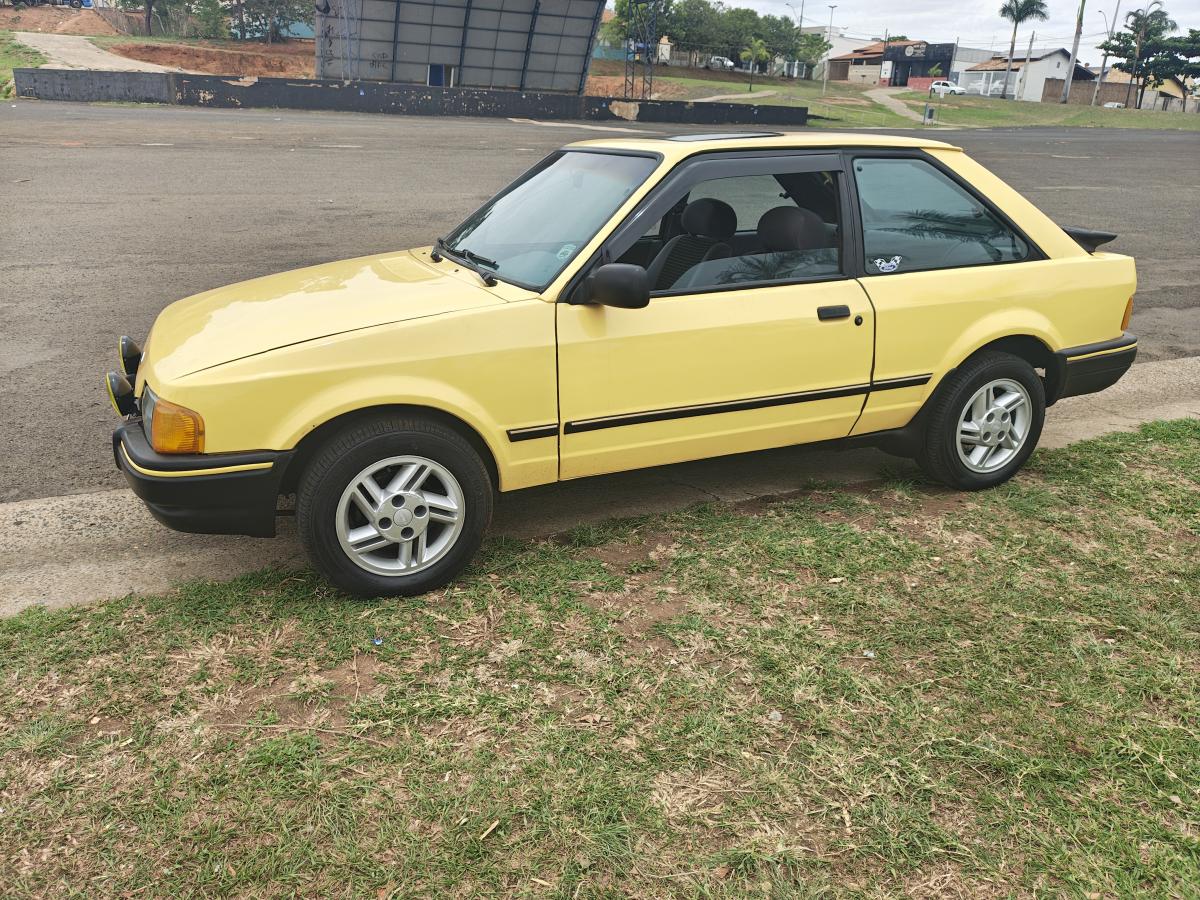 Escort - Foto #4 do anúncio à venda de Carro clássico