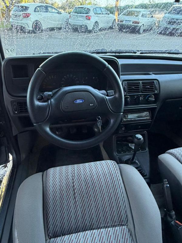Escort - Foto #2 do anúncio à venda de Carro clássico