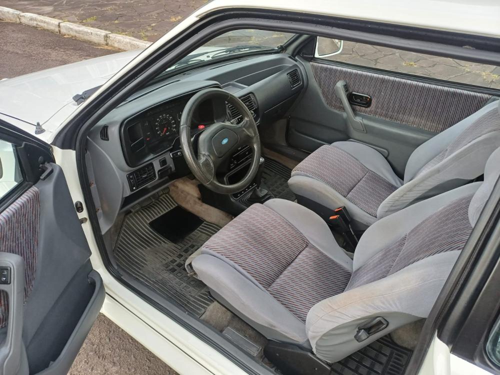 Escort - Foto #2 do anúncio à venda de Carro clássico