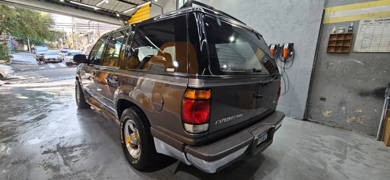 avv-ford-explorer-xlt-4x2-venda-i53zip4-imagem-002