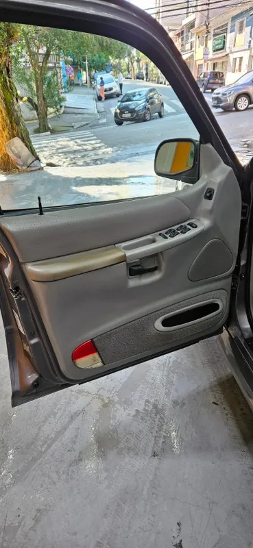 avv-ford-explorer-xlt-4x2-venda-i53zip4-imagem-010