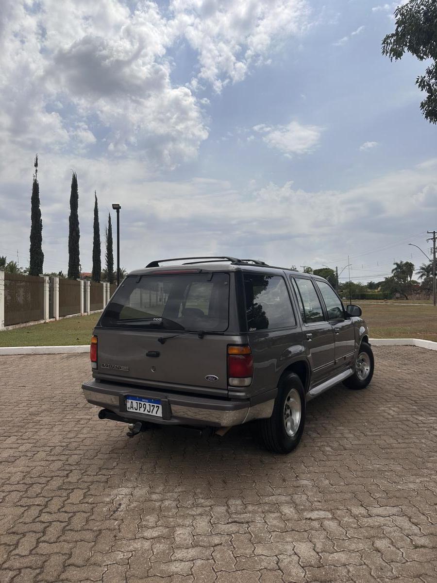 Explorer - Foto #7 do anúncio à venda de Carro clássico