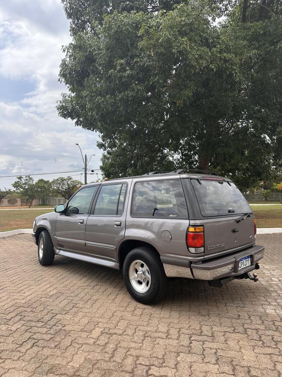 Explorer - Foto #10 do anúncio à venda de Carro clássico