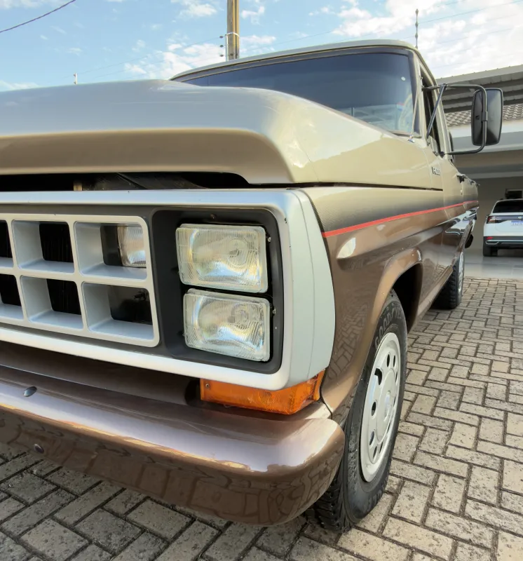 F100 - Foto #2 do anúncio à venda de Carro clássico