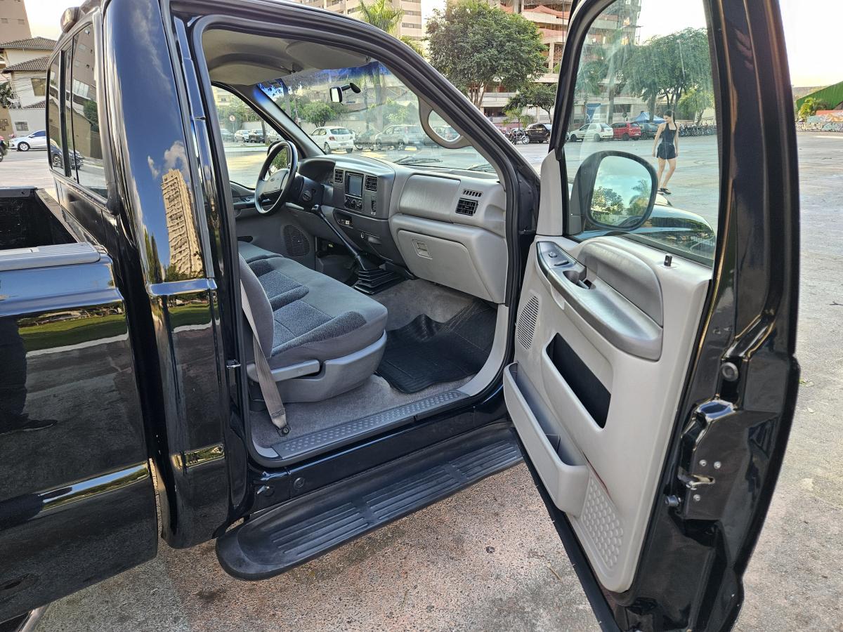 F250 - Foto #3 do anúncio à venda de Carro clássico