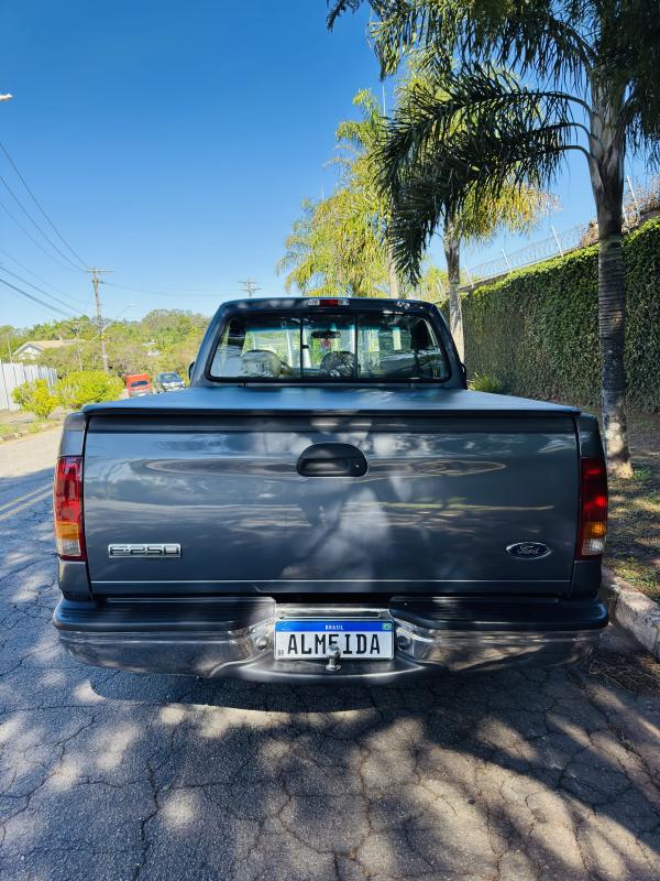 F250 - Foto #4 do anúncio à venda de Carro clássico
