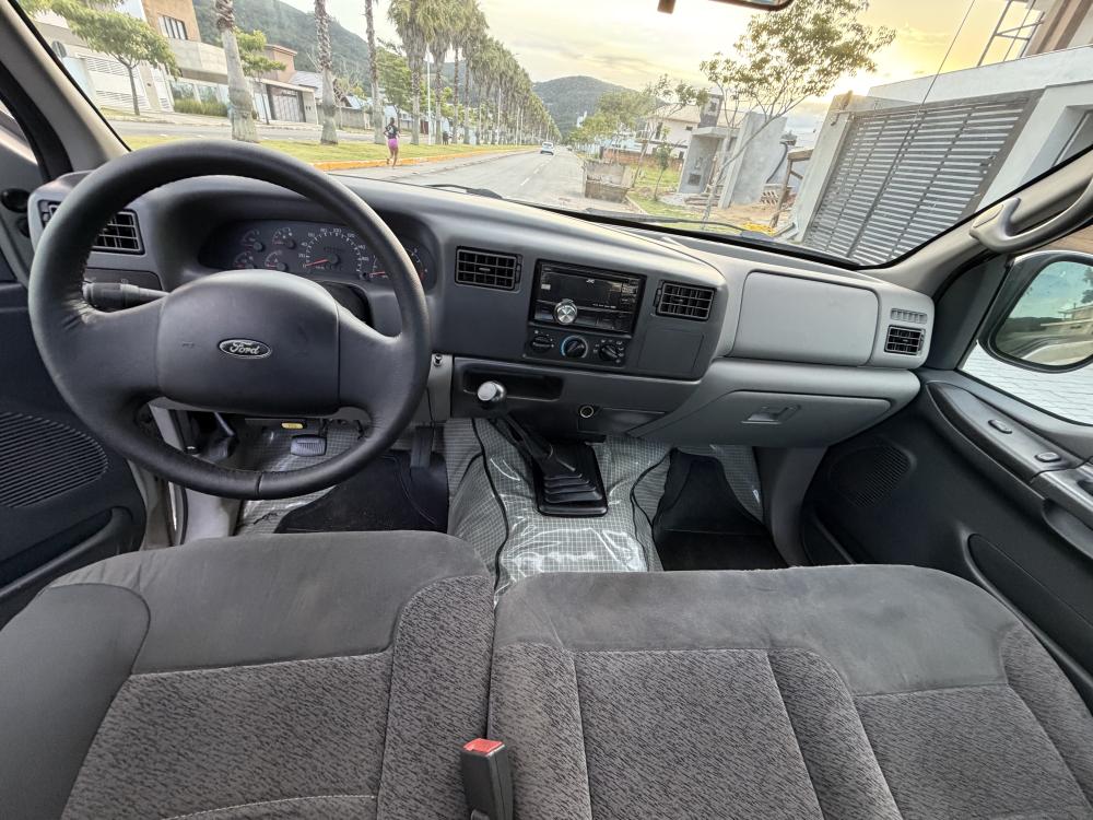 F250 - Foto #3 do anúncio à venda de Carro clássico