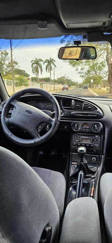 Mondeo - Foto #2 do anúncio à venda de Carro clássico