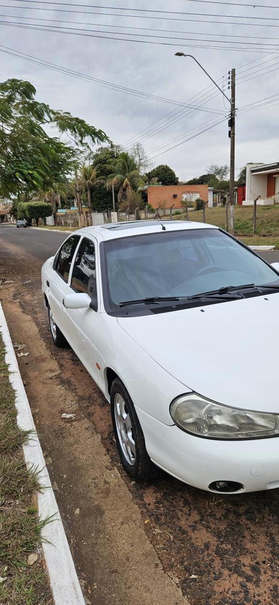 Mondeo - Foto #17 do anúncio à venda de Carro clássico