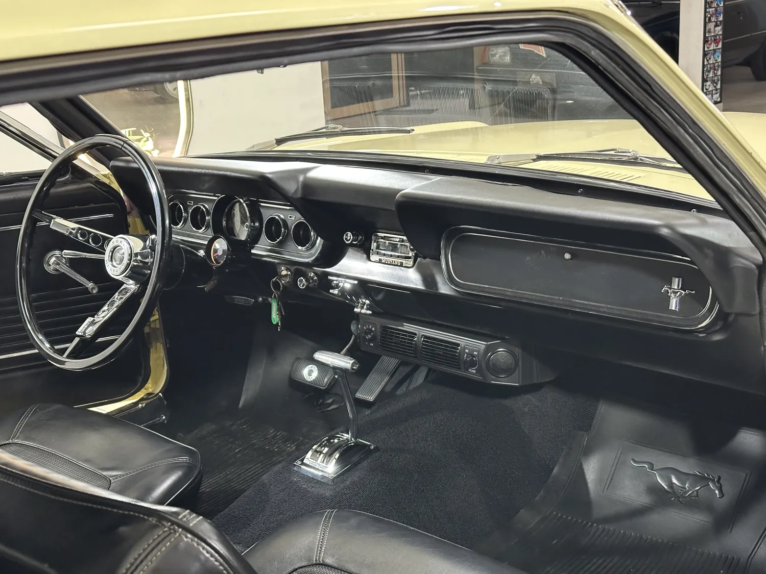 avv-ford-mustang-venda-21df507-imagem-012