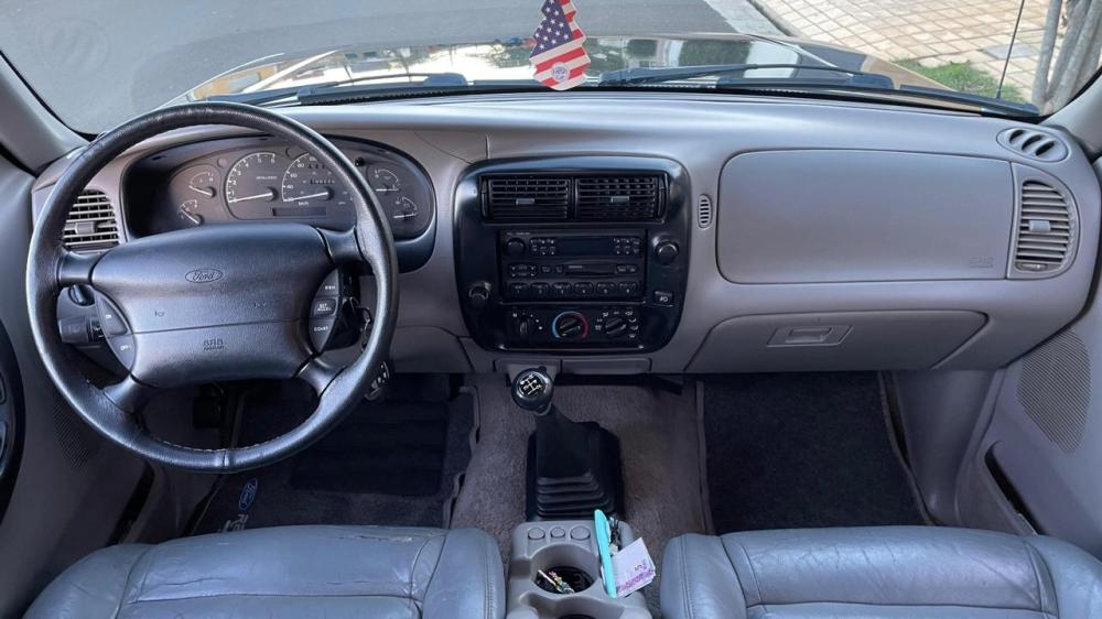 Ranger STX - Foto #3 do anúncio à venda de Carro clássico