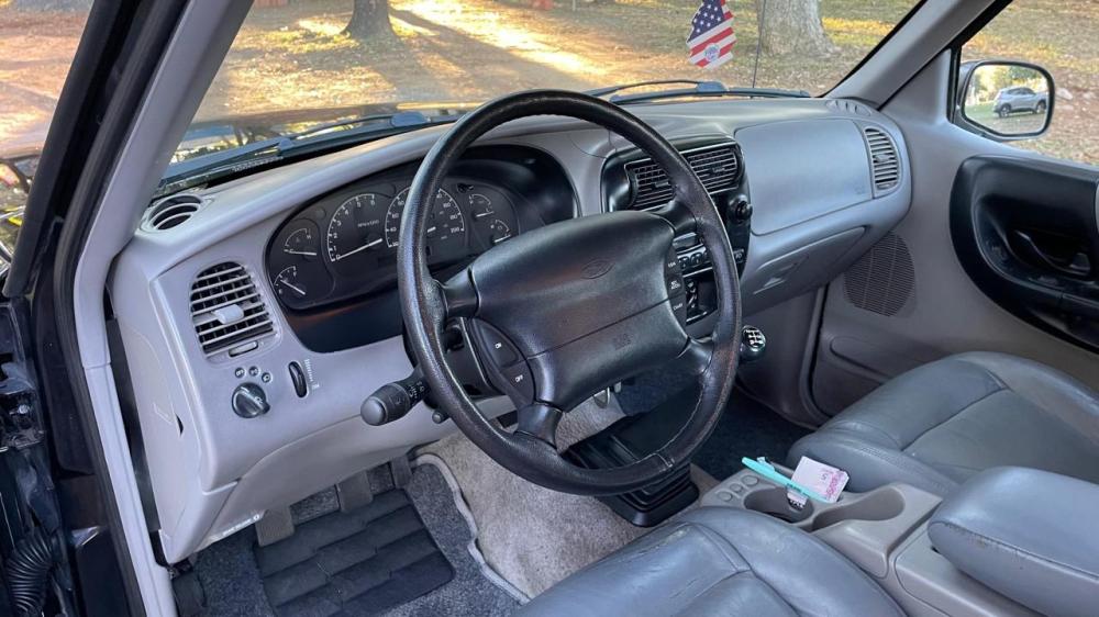 Ranger STX - Foto #7 do anúncio à venda de Carro clássico