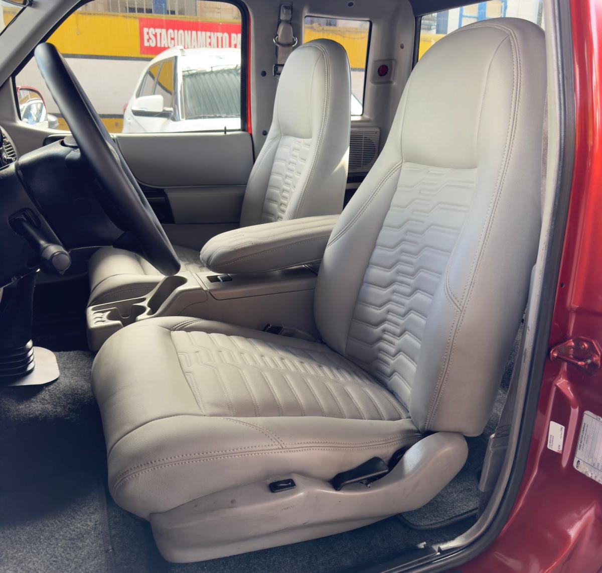 Ranger STX - Foto #11 do anúncio à venda de Carro clássico