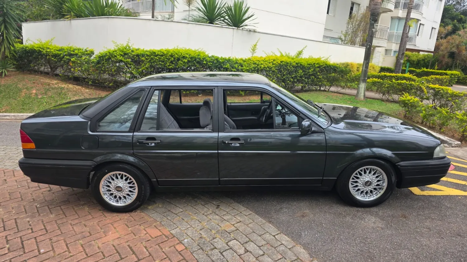 Versailles - Foto #3 do anúncio à venda de Carro clássico