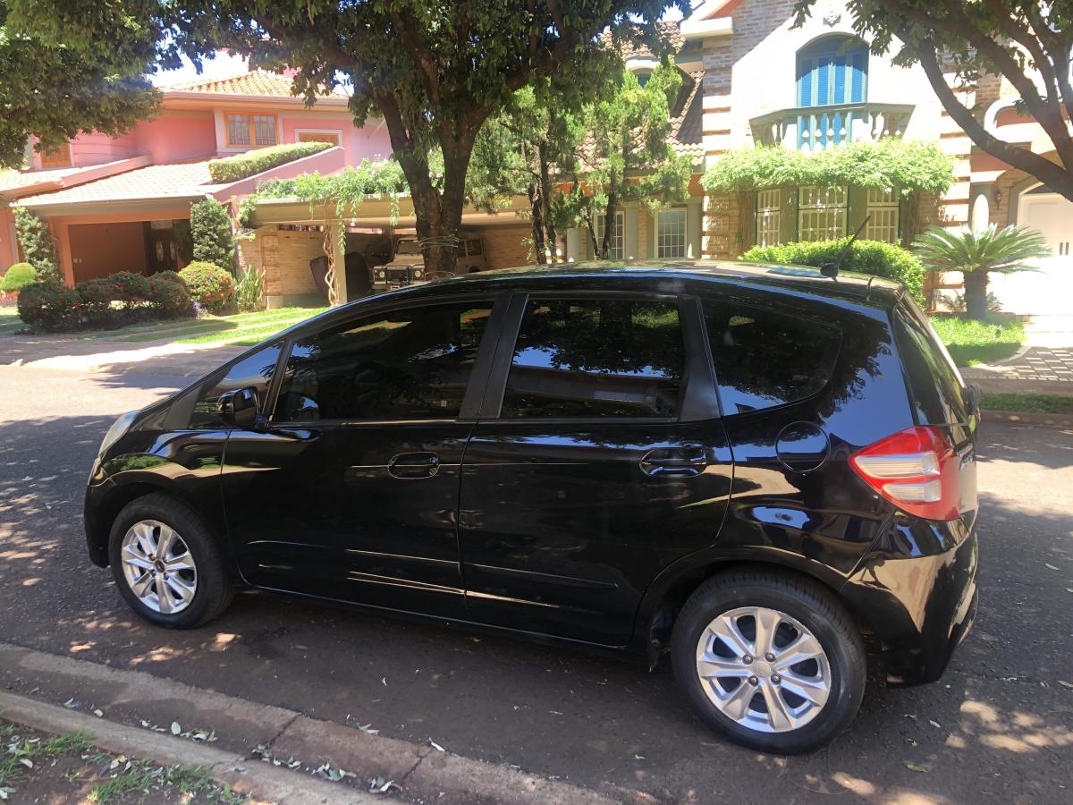 Fit - Foto #3 do anúncio à venda de Carro clássico