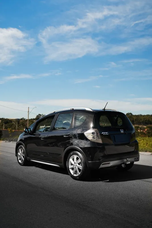 avv-honda-carros-fit-venda-741f870-imagem-021