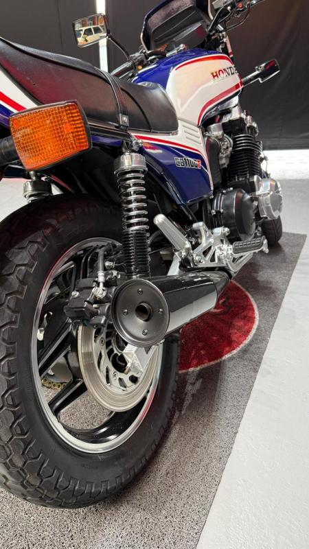 CB 1100 - Foto #7 do anúncio à venda de Carro clássico