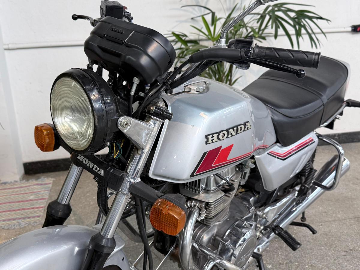 CB 400 - Foto #7 do anúncio à venda de Carro clássico