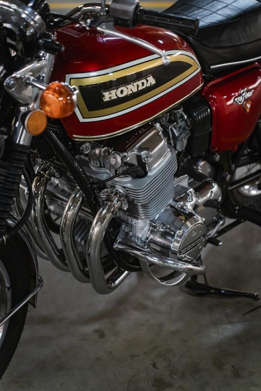 CB 750 - Foto #18 do anúncio à venda de Carro clássico