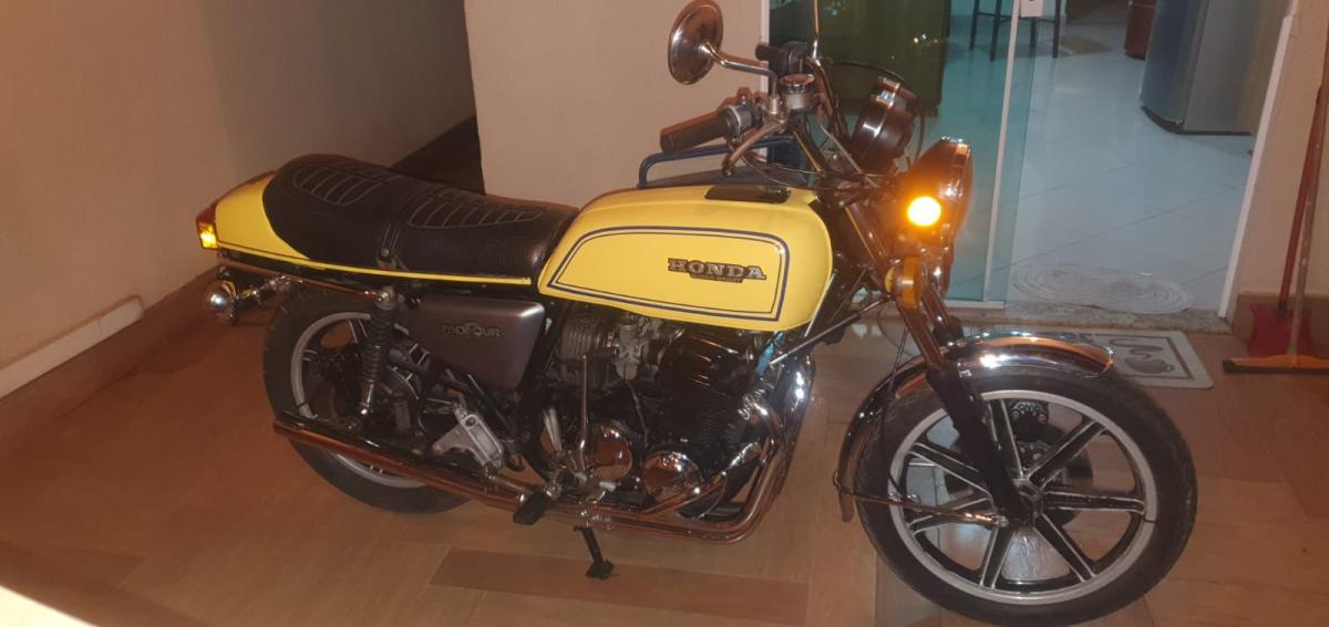 CB 750 - Foto #11 do anúncio à venda de Carro clássico