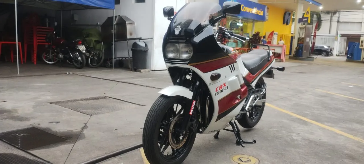 CBX 750 Four - Foto #13 do anúncio à venda de Carro clássico