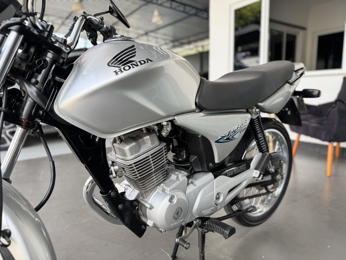 CG Titan - Foto #11 do anúncio à venda de Carro clássico