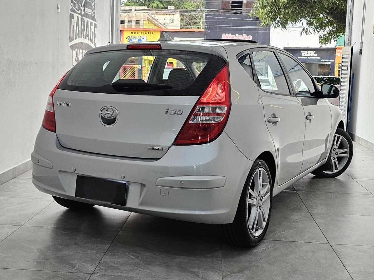 I30 - Foto #18 do anúncio à venda de Carro clássico