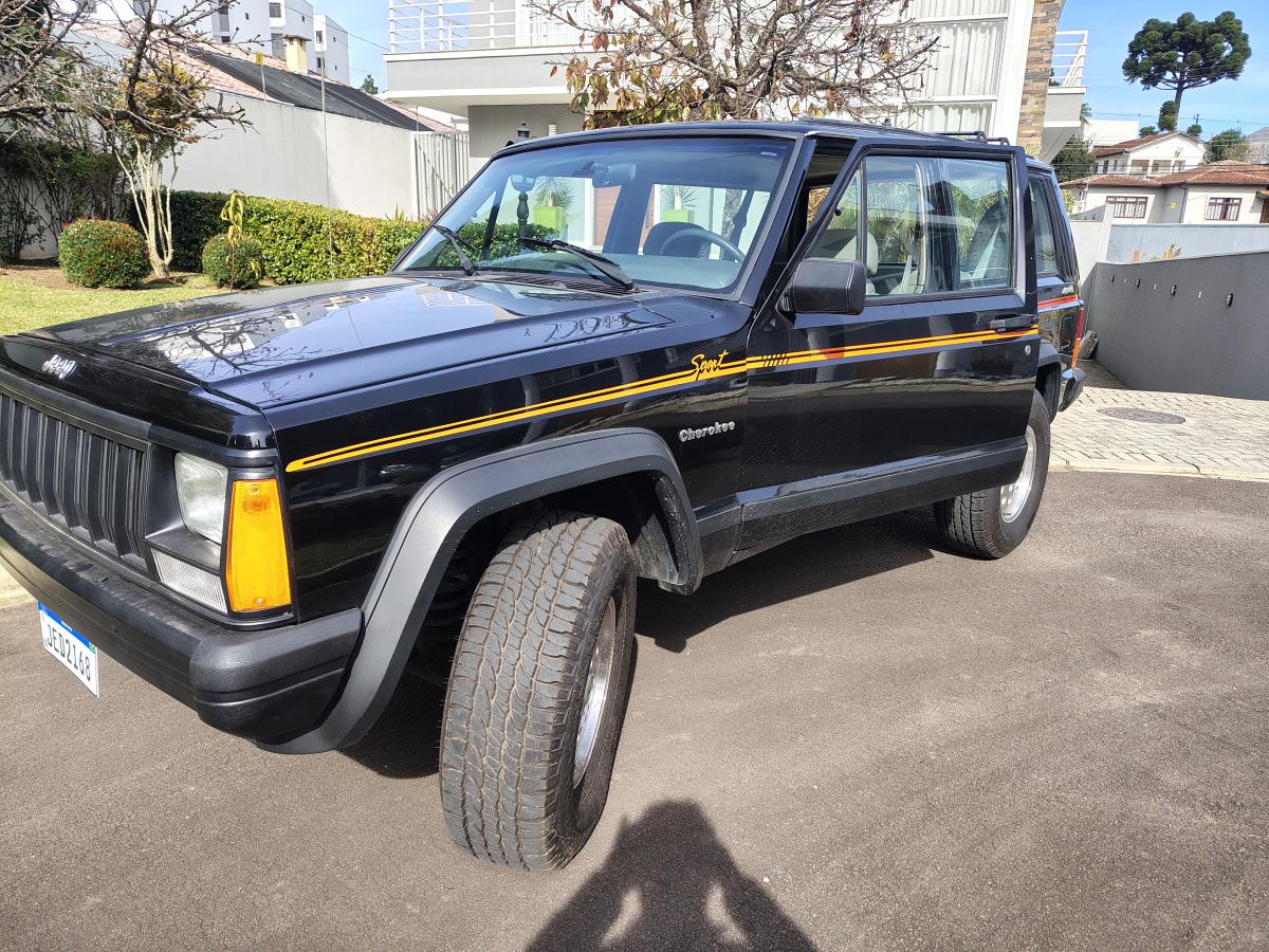 Cherokee - Foto #3 do anúncio à venda de Carro clássico