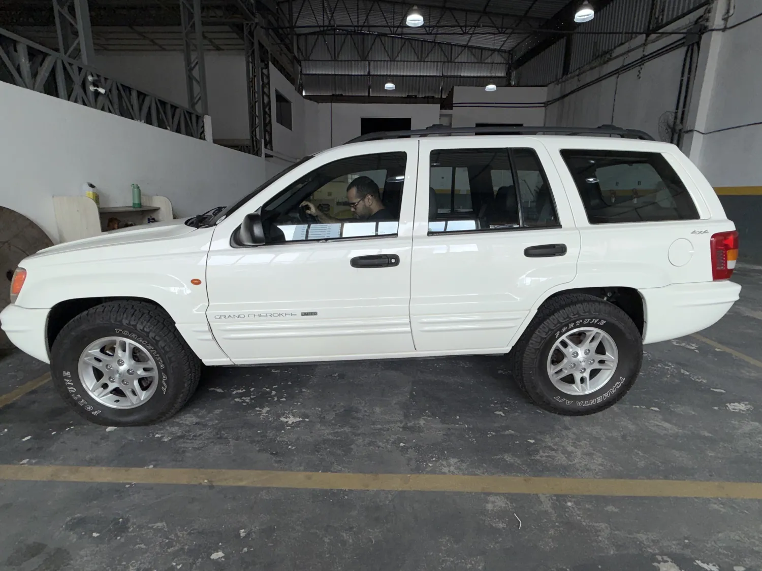 Cherokee - Foto #22 do anúncio à venda de Carro clássico