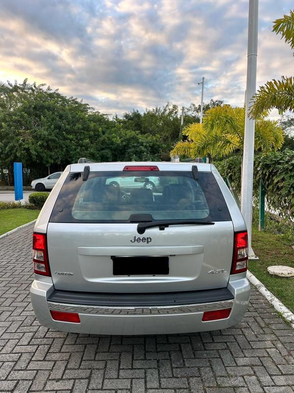 Grand Cherokee - Foto #9 do anúncio à venda de Carro clássico
