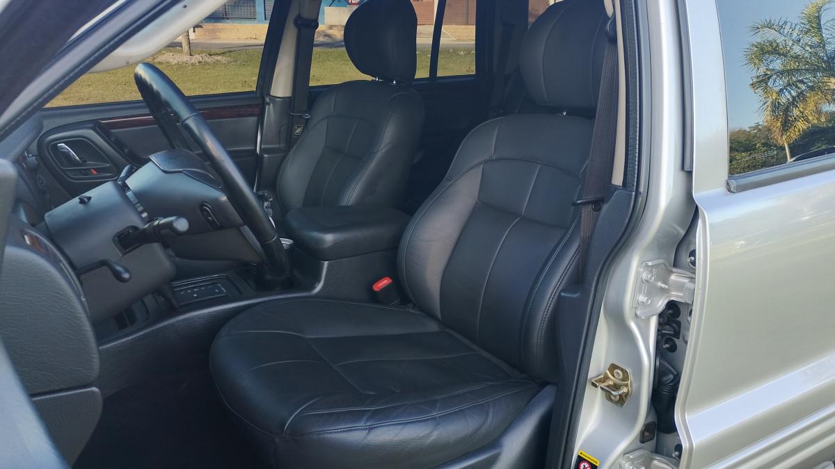Grand Cherokee - Foto #8 do anúncio à venda de Carro clássico